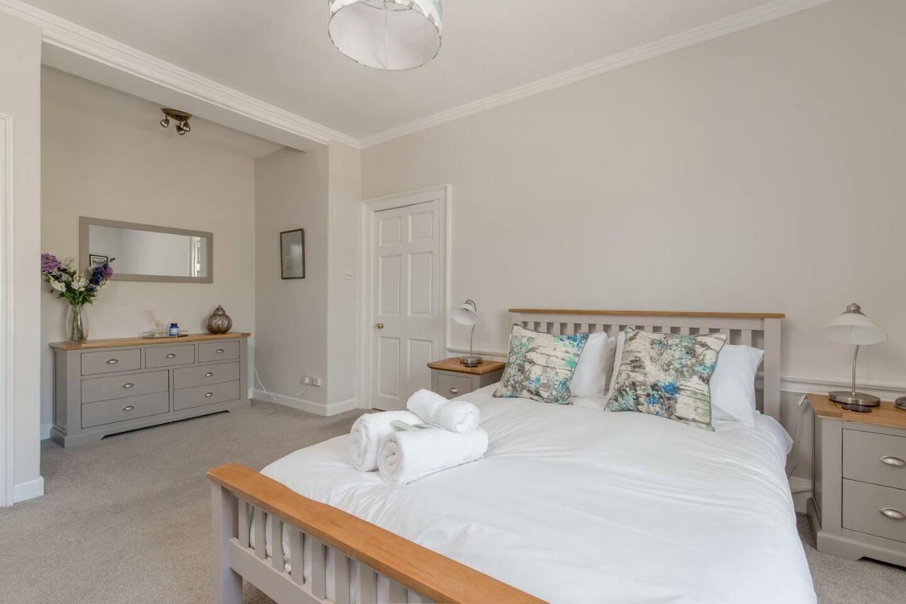 Altido Elegant Georgian 2-Bedrm Apt In Heart Of Old Town Apartment Edinburgh Bagian luar foto