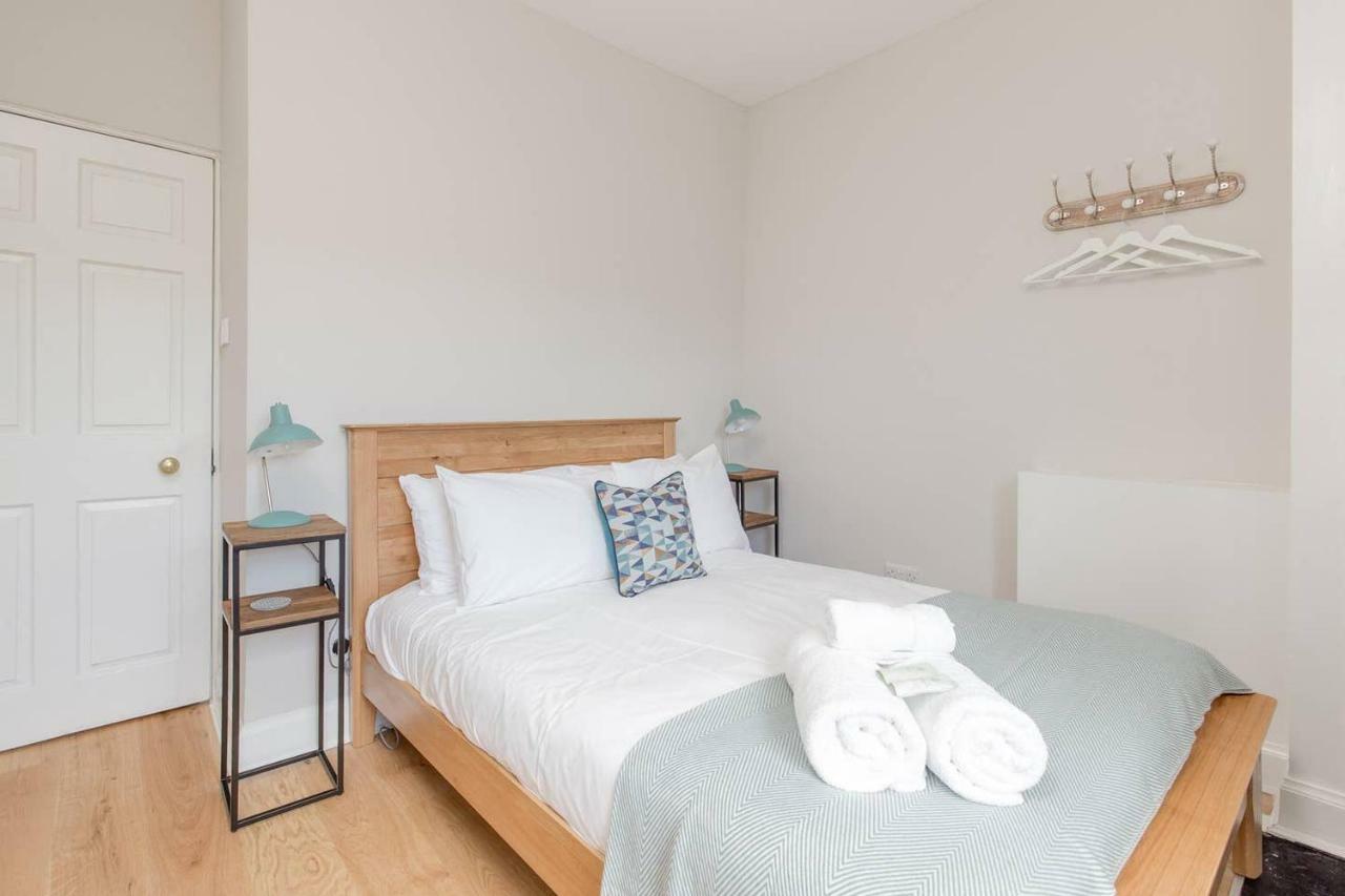 Altido Elegant Georgian 2-Bedrm Apt In Heart Of Old Town Apartment Edinburgh Bagian luar foto