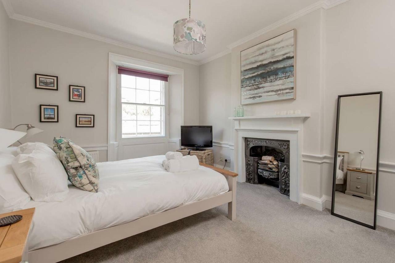 Altido Elegant Georgian 2-Bedrm Apt In Heart Of Old Town Apartment Edinburgh Bagian luar foto